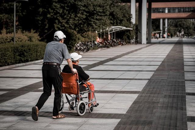 “死了么”爆红：1千元成本估值千万独居经济藏着万亿赚钱商机(图6)